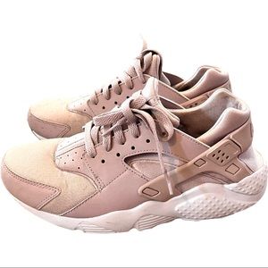 Nike Huarache in very pale mauve pink